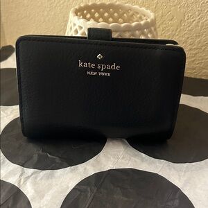 Kate Spade Black Leather bifold wallet, EUC
